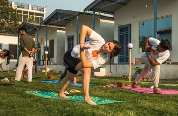 25 días de profesorado de yoga de 200 horas en Rishikesh, India, con un viaje al Taj Mahal