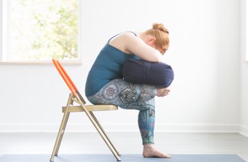 50-Uur Online Zelfgestuurde Gecertificeerde Yoga Met Stoel Docentenopleiding Voor Ouderen Met 3 Live Uren
