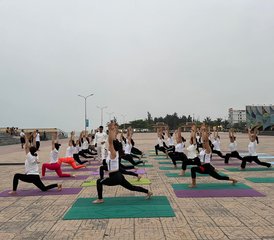 50 Tage 500-Stunden Multi-Stil Yogalehrer Ausbildung in Chamoli, Indien - Photo 4