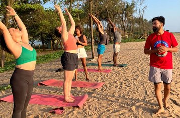 10 jours-85h en formation de professeur de yoga prénatal et postnatal au Kerala, Inde