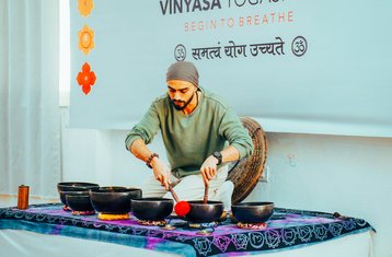7-daagse holistische ontspannende en verjongende yoga retreat in Rishikesh, India