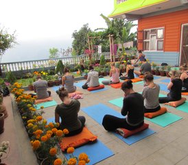 48 días de retiro de ayuno, limpieza gastrointestinal y yoga en Pokhara, Nepal - Photo 1