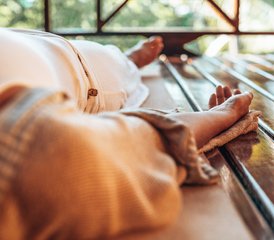 7 semaines-30h en formation de professeur de yoga nidra en ligne avec séance en direct hebdomadaire de 90 minutes - Photo 4