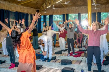 25 Tage 200-Stunden Kundalini Yogalehrer Ausbildung in Rishikesh, Indien