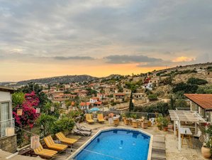 8-Daagse Yogaretraite Weg van het Massatoerisme met Strandtransfer in Tochni, het Toscane van Cyprus 