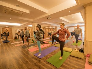 11 días de profesorado de yoga multiestilo de 100 horas para principiantes en Katmandú, Nepal