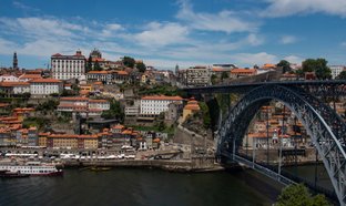 Porto Retreats und Reisen