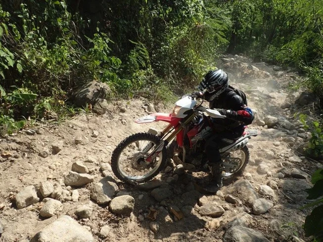 8 Day Guided Enduro Motorcycle Tour in Pattaya with Private Luxury Speedboat 5-Island Day Tour