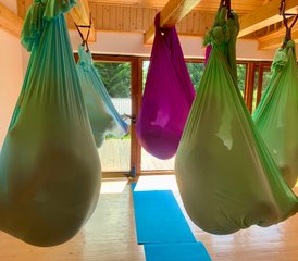98 Tage 50-Stunden Aerial Yogalehrer Ausbildung in Kamesznica, Polen - Photo 1