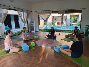 Formation de professeur de yoga holistique hybride (10 jours, 200 heures) et de somatique à Bali, en Indonésie