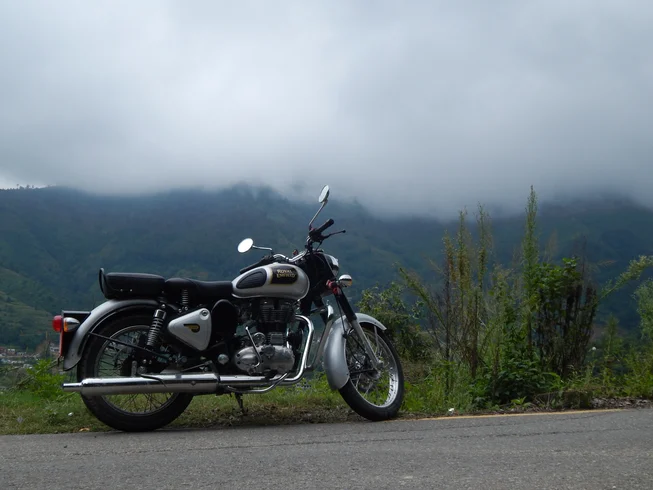 10 Day Rara Lake Motorbike Tour in Nepal photo 4