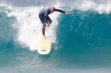 8 días de campamento de surf para todos los niveles en Corralejo, Fuerteventura, España