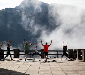 68 Tage Yoga und Berge Retreat mit Aktivprogramm im Hotel Goldener Berg am Arlberg, Österreich - Photo 1