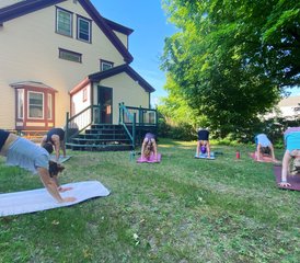 3 jours en stage de yoga, randonnée et tubing In Full Bloom à Bartlett, New Hampshire, États-Unis - Photo 2