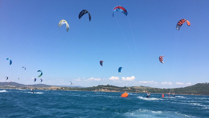 4 Day Kitesurfing in Talamone, Tuscany