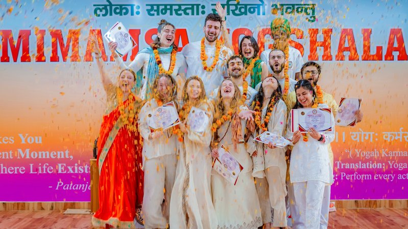 60 Tage 500-Stunden Transformative Multi-Style Yogalehrer Ausbildung in Rishikesh, Indien