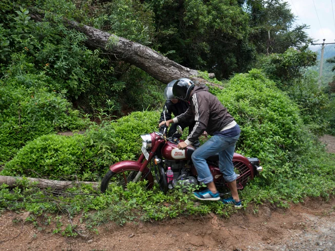 13 Day Royal Enfield Guided Motorcycle Tour in Sri Lanka: Ancient Kingdoms and the North photo 9