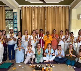 1128-tägiges, transformatives 300-Stunden-Meditationslehrer-Training in Rishikesh, Indien - Photo 1