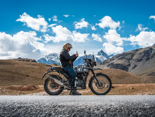 12 Day Srinagar, Leh,  Manali, Delhi Guided Motorcycle Tour in India