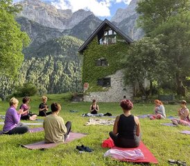 57 días de retiro de meditación y yoga en El Pirineo Aragonés en Huesca, España - Photo 1