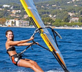 5 jours en stage multi-activités : SUP, planche à voile, wing foil et kitesurf dans le Queensland, Australie - Photo 2