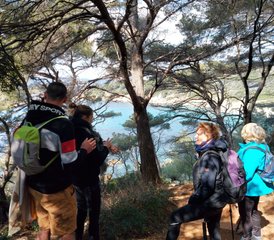 5 jours en stage de yoga et randonnées entre mer turquoise et roches rouges dans le Var en France - Photo 4