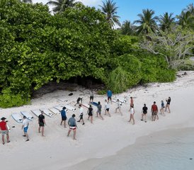 8 días de estancia y aprendizaje de surf en Thimarafushi, Maldivas para principiantes - Photo 4