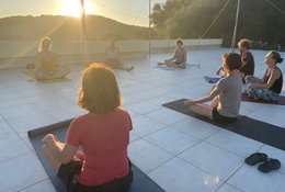 8 Tage Inspire Week Retreat: Ankommen bei Dir mit Body Mind Flow und Yoga auf Korfu, Griechenland