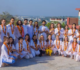 063 Tage 500-Stunden Yogalehrer Ausbildung in Rishikesh, Indien - Photo 1