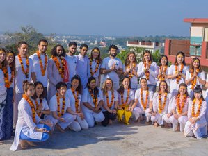 63 Tage 500-Stunden Yogalehrer Ausbildung in Rishikesh, Indien