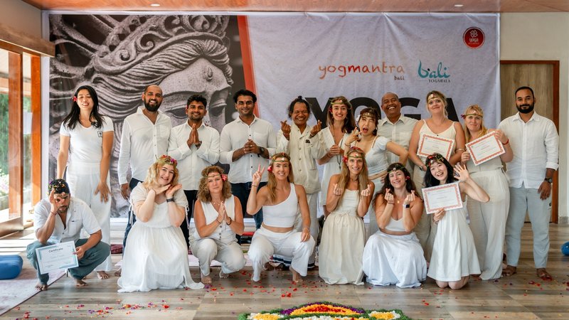 10 jours-100h en formation de professeur de hatha, yin, ashtanga et vinyasa yoga à Bali, Indonésie
