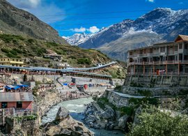 Uttarakhand Retreats und Reisen