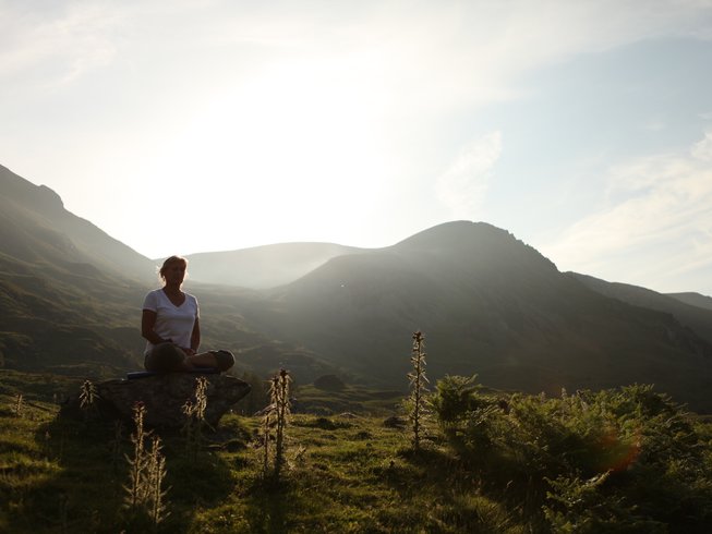 4 Days Walking and Yoga Retreat Snowdonia, UK - BookYogaRetreats.com