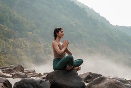 25 días de curso de profesorado de yoga Ayurveda de 200 horas en Rishikesh, India