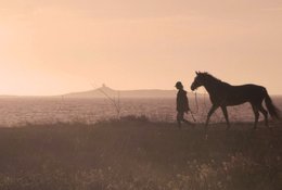 7 días de retiro de bienestar y viaje por Cerdeña: conexión con la naturaleza, caballos y yoga en Italia