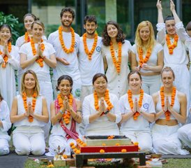 524 jours-200h en formation de professeur de yoga hatha et kundalini pour l’équilibre énergétique à Goa, Inde - Photo 1