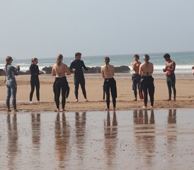 4 días de campamento de surf de yoga, olas y ambiente costero en Tamraght, Marruecos - Photo 5