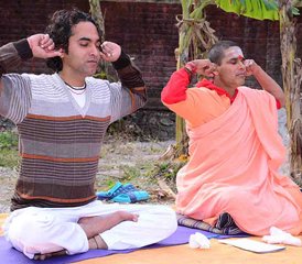 21 jours en formation de professeur de yoga kundalini et méditation 200h à Rishikesh, Inde - Photo 3