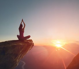 3 mois en stage en ligne de 30 heures de yoga nidra avec Simone MacKay sur 12 séances hebdomadaires d’une heure - Photo 3