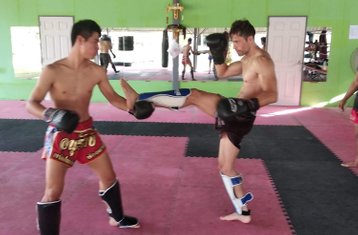 1 Maand Betaalbare Muay Thai Training en Accommodatie in Ao Nang, Krabi, Thailand