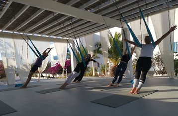 7 jours en stage de Fly Yoga au cœur de l'île de Syros, Grèce