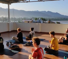 25 días de profesorado de yoga multiestilo: Hatha, Ashtanga y aéreo de 200 horas con ayurveda en Rishikesh, India - Photo 5