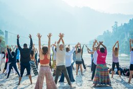 15 Tage 200-Stunden Yoga, Meditation und Ayurveda Yogalehrer Ausbildung in Rishikesh, Indien