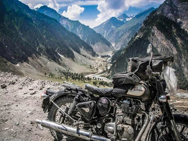 8 Day Lower Mustang Guided Motorbike Tour in Nepal photo 10