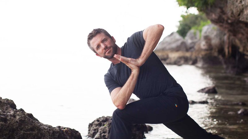 25 Tage 200-Stunden Einheitliche Online Yogalehrer Ausbildung