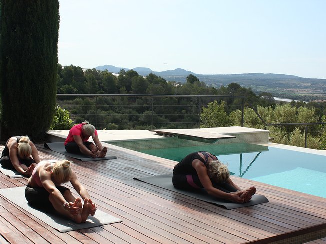4 días de anti-estrés, detox y retiro de yoga en España ...
