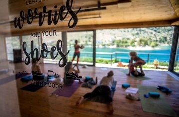 22 jours-200h en formation de professeur de yoga ashtanga et vinyasa sur l’île d’Eubée, Grèce