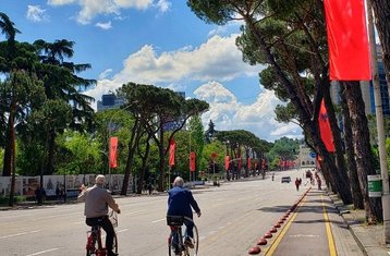 Halve Dag Niet-Residentiële Culturele Culinaire en Fietsdagtocht in Tirana Albanië