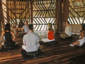7 Tage Semi-Schweige-Meditation und Yoga Retreat in Guatapé, bei Medellin