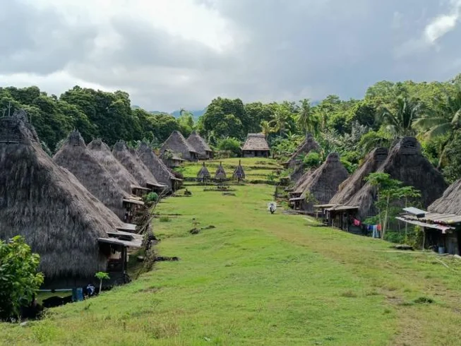 17 Day Guided Motorcycle Tour Expedition from Bali on the Sunda Islands to Flores, Indonesia
